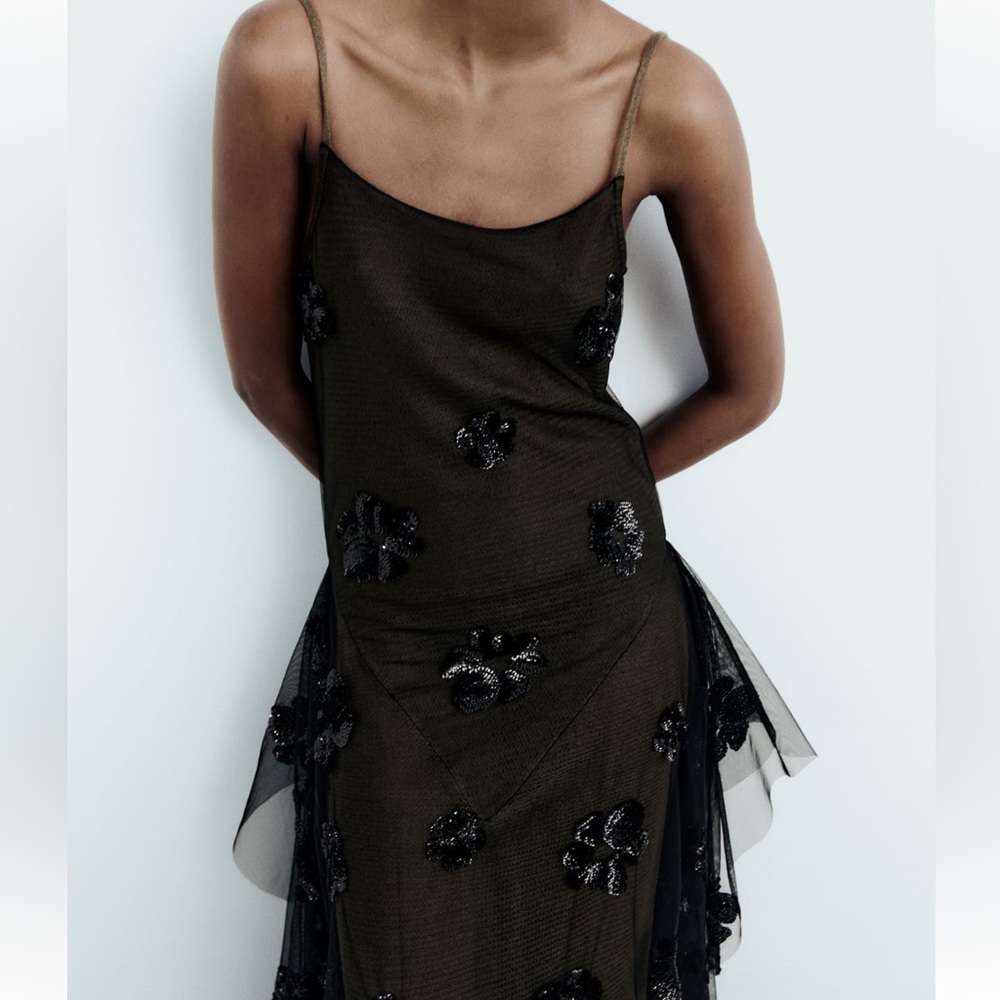 BLOGGERS FAV ZARA FLORAL TULLE KNIT SEQUIN DRESS - Picture 5 of 6
